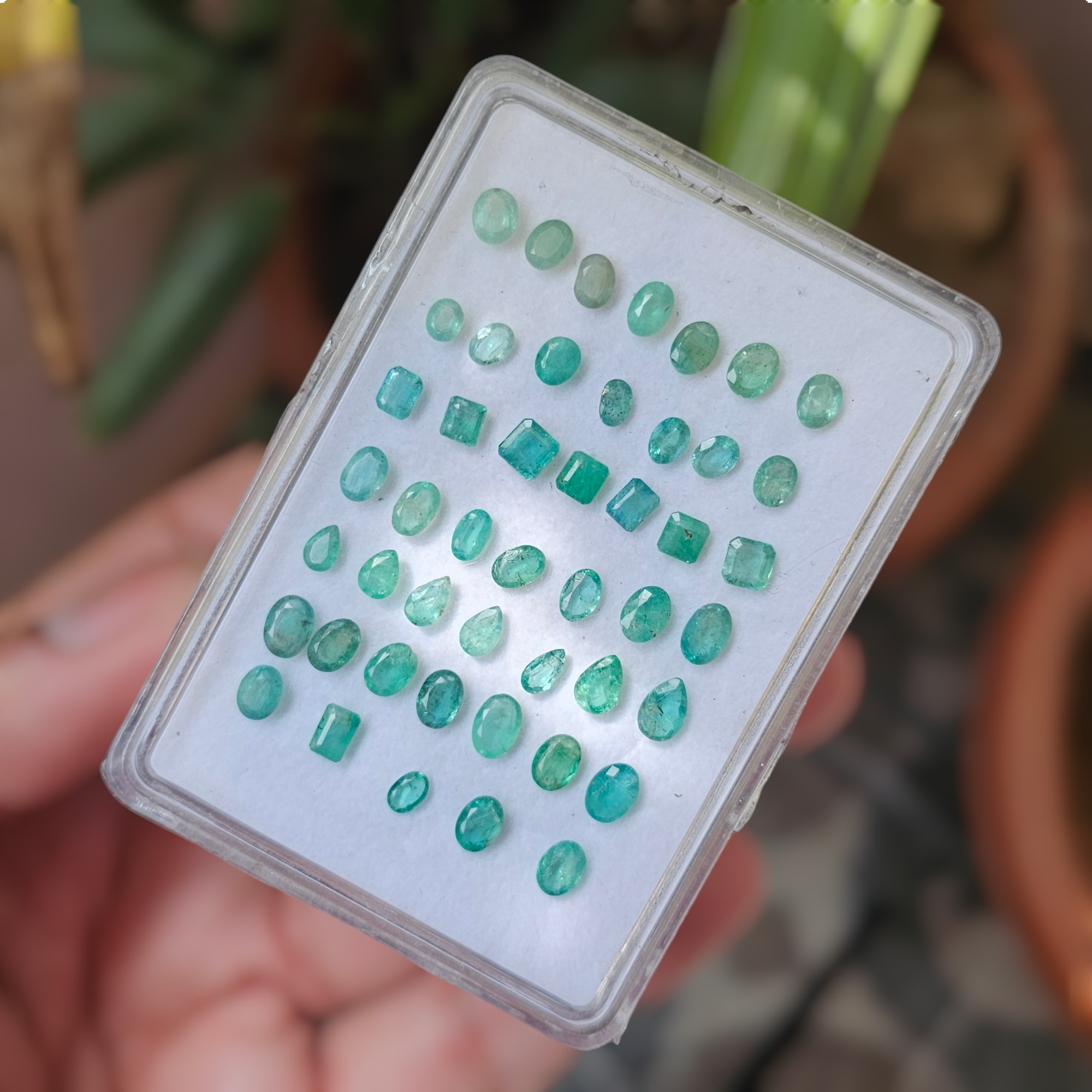 47 Pcs Of Natural Emerald Faceted | Shap:Mix | Size:4-6mm - The LabradoriteKing