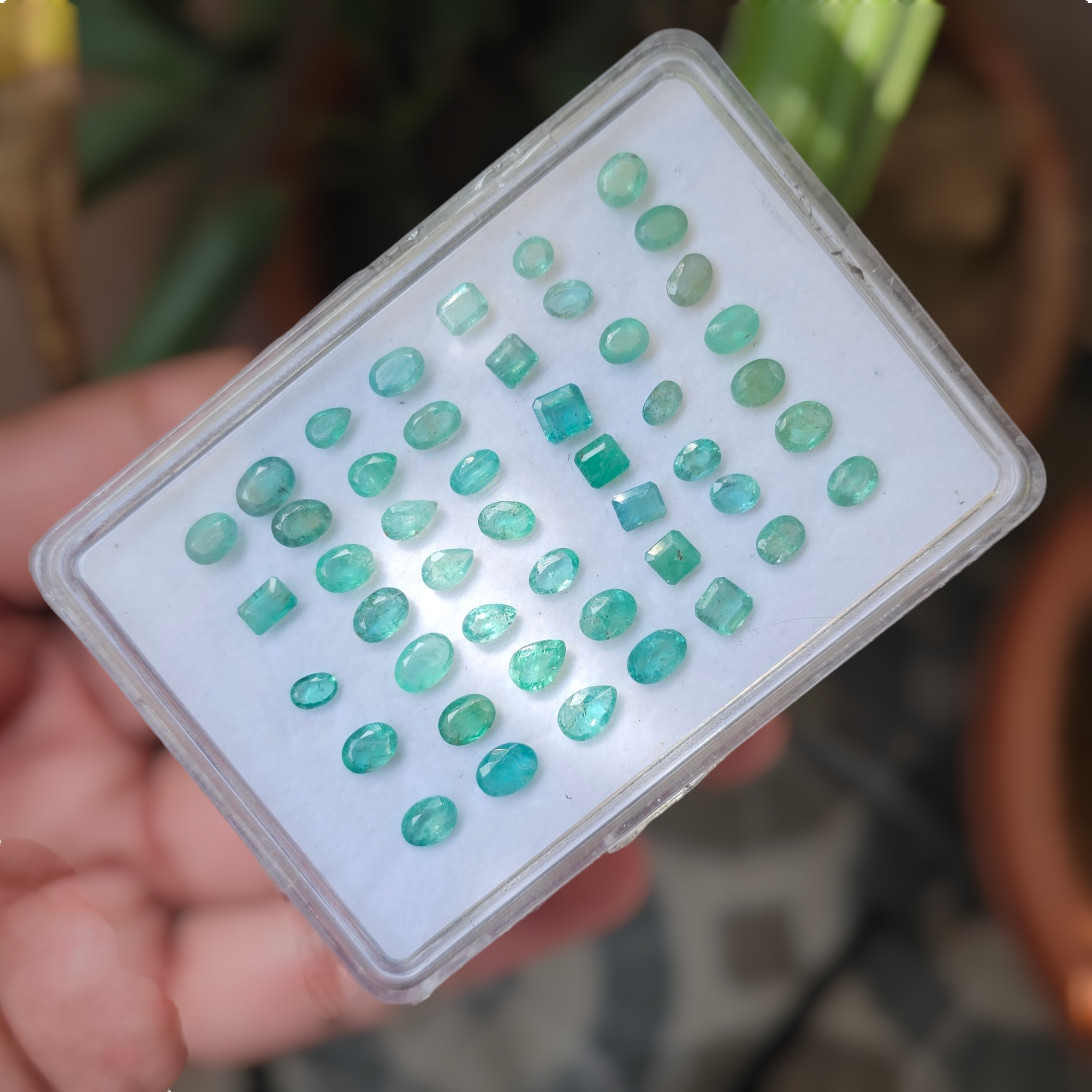 47 Pcs Of Natural Emerald Faceted | Shap:Mix | Size:4-6mm - The LabradoriteKing