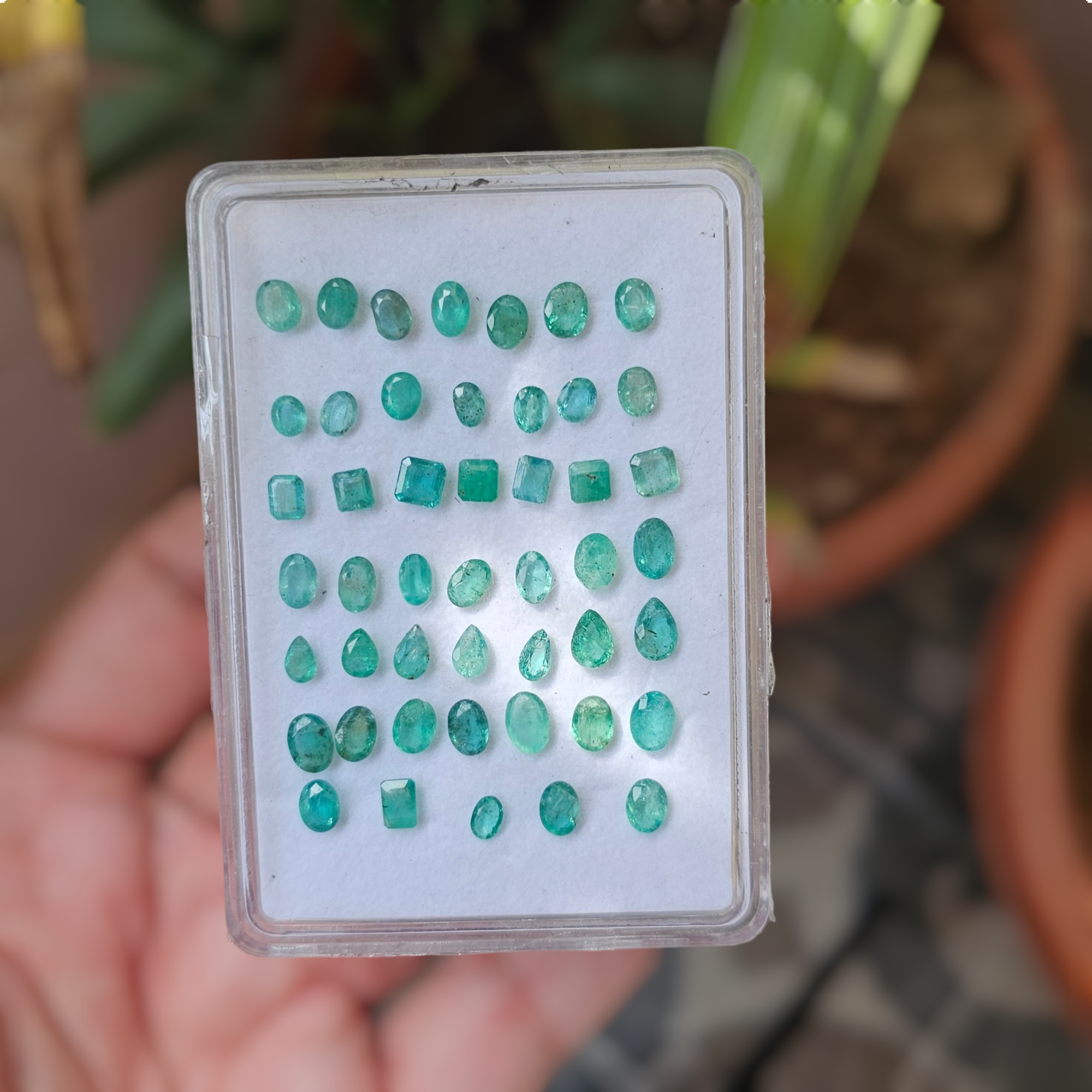 47 Pcs Of Natural Emerald Faceted | Shap:Mix | Size:4-6mm - The LabradoriteKing