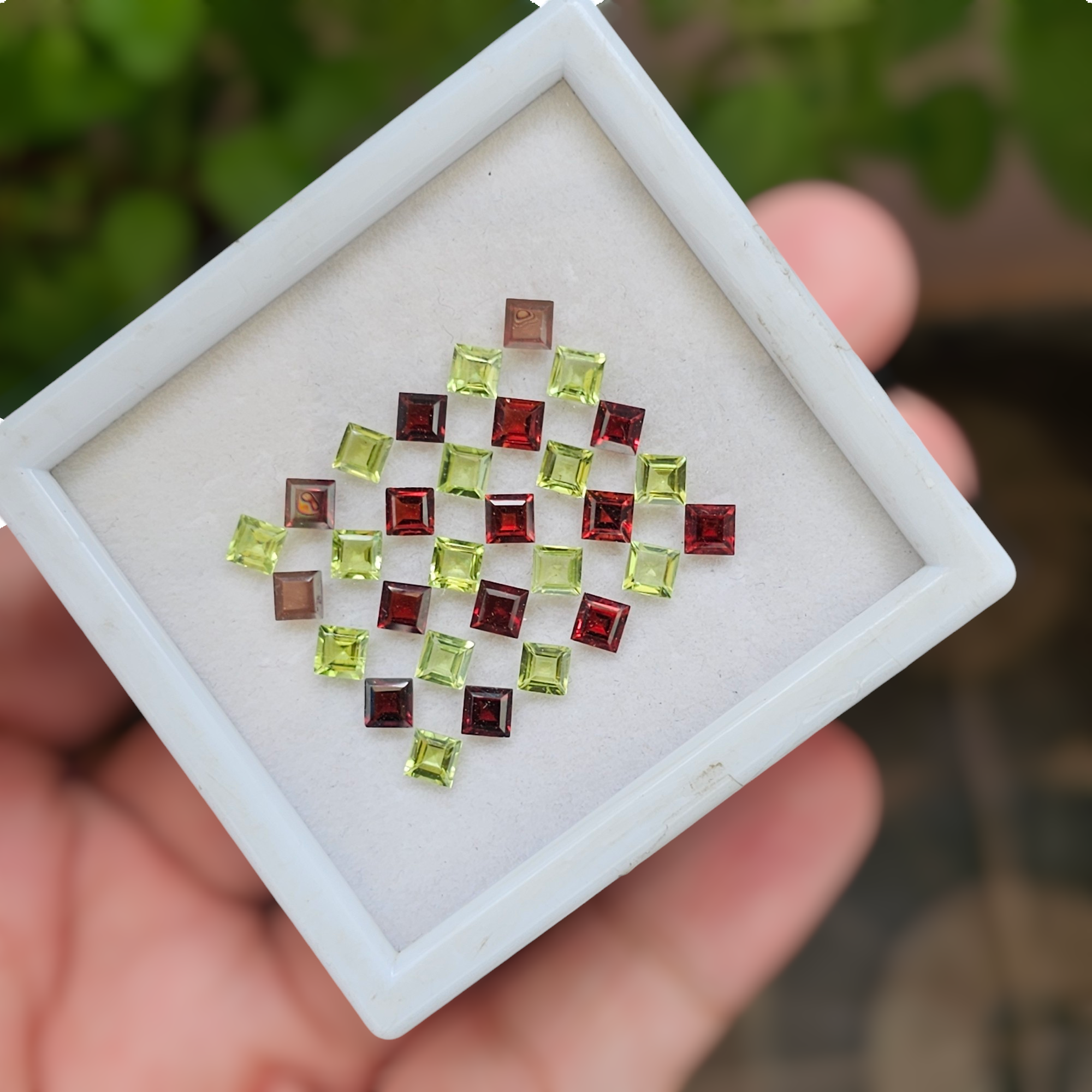 30 Pcs Of Natural  Garnet & Peridot Faceted | Shape: Square | Size: 4mm - The LabradoriteKing