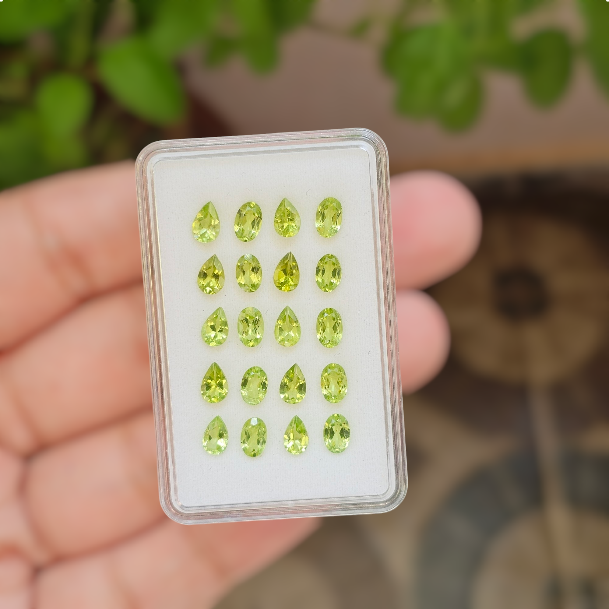 20 Pcs Of Natural Peridot Faceted | Shape: Pear & Oval | Size: 6x4mm - The LabradoriteKing