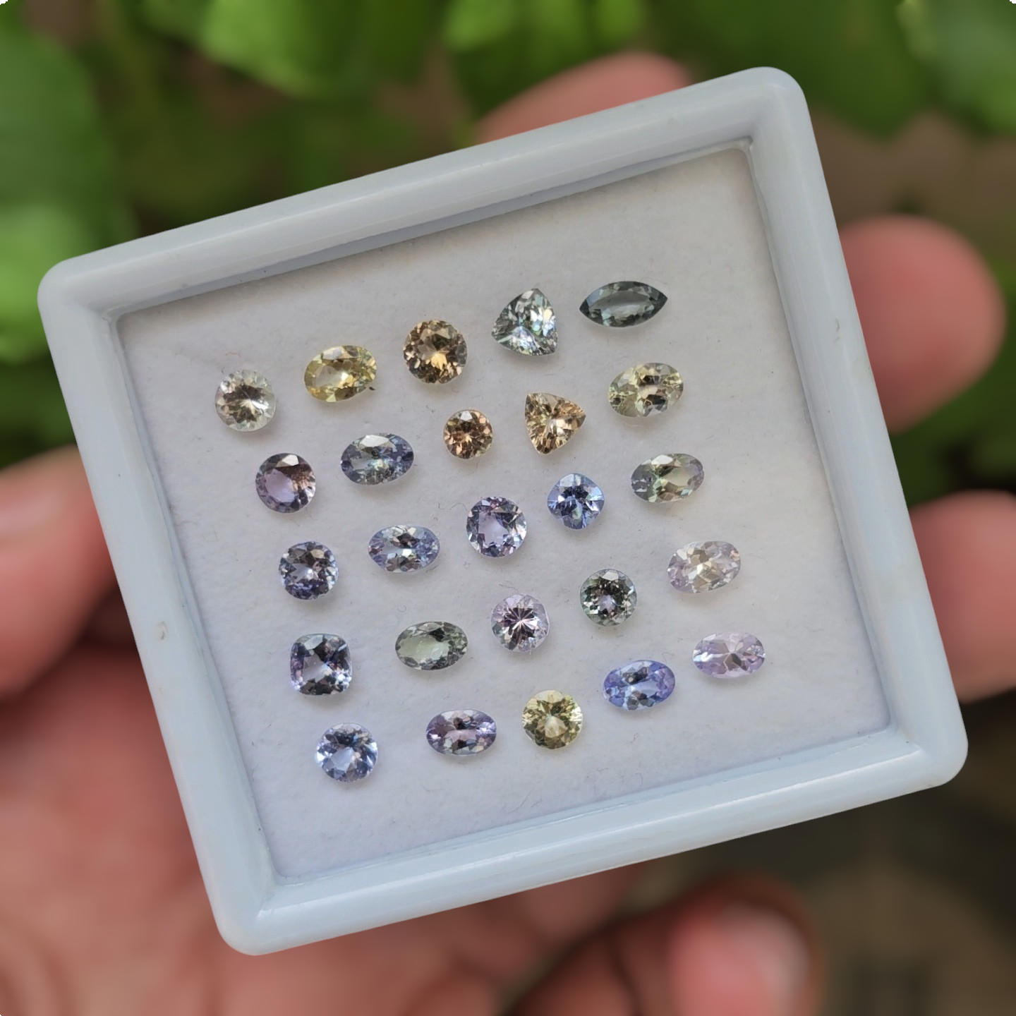 25 Pcs Of Natural Unheated Tanzanite Faceted Gemstone | Shape: Mix | Size:4-7mm - The LabradoriteKing