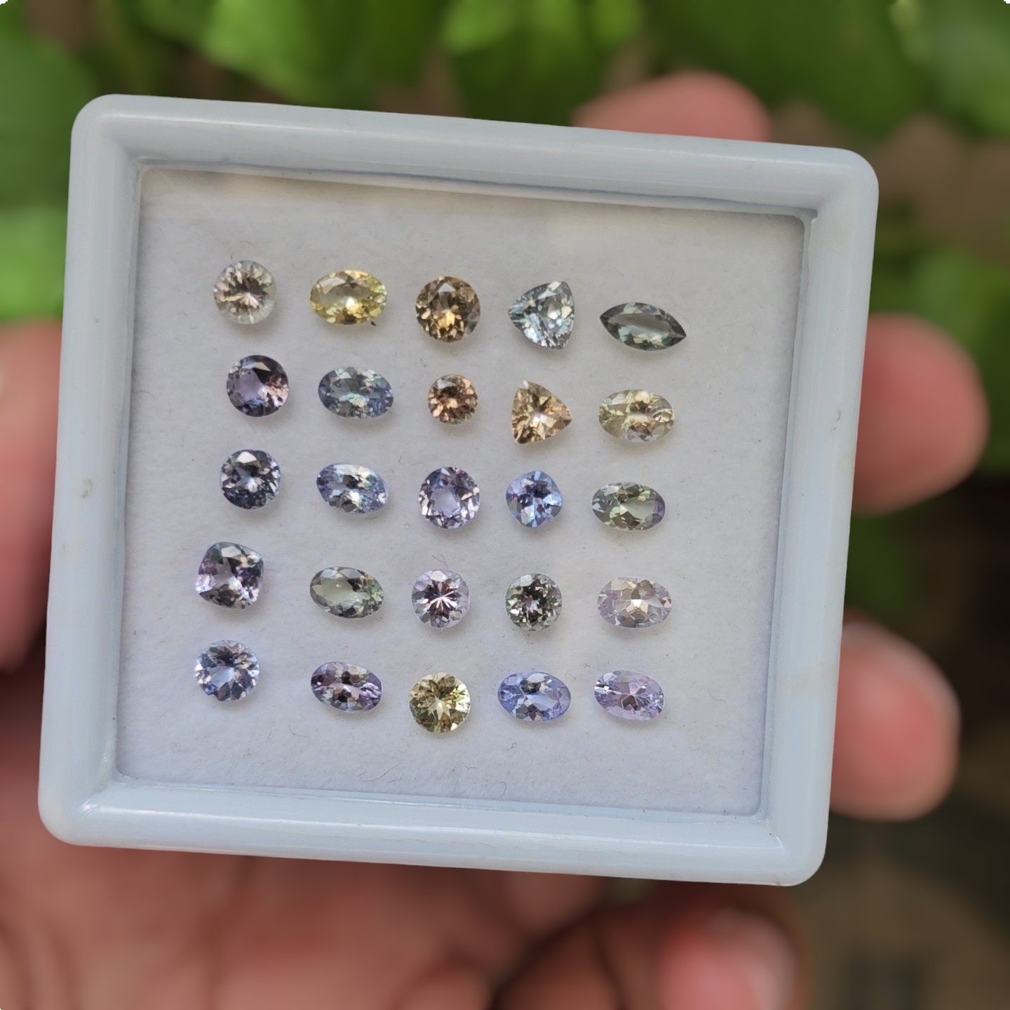 25 Pcs Of Natural Unheated Tanzanite Faceted Gemstone | Shape: Mix | Size:4-7mm - The LabradoriteKing