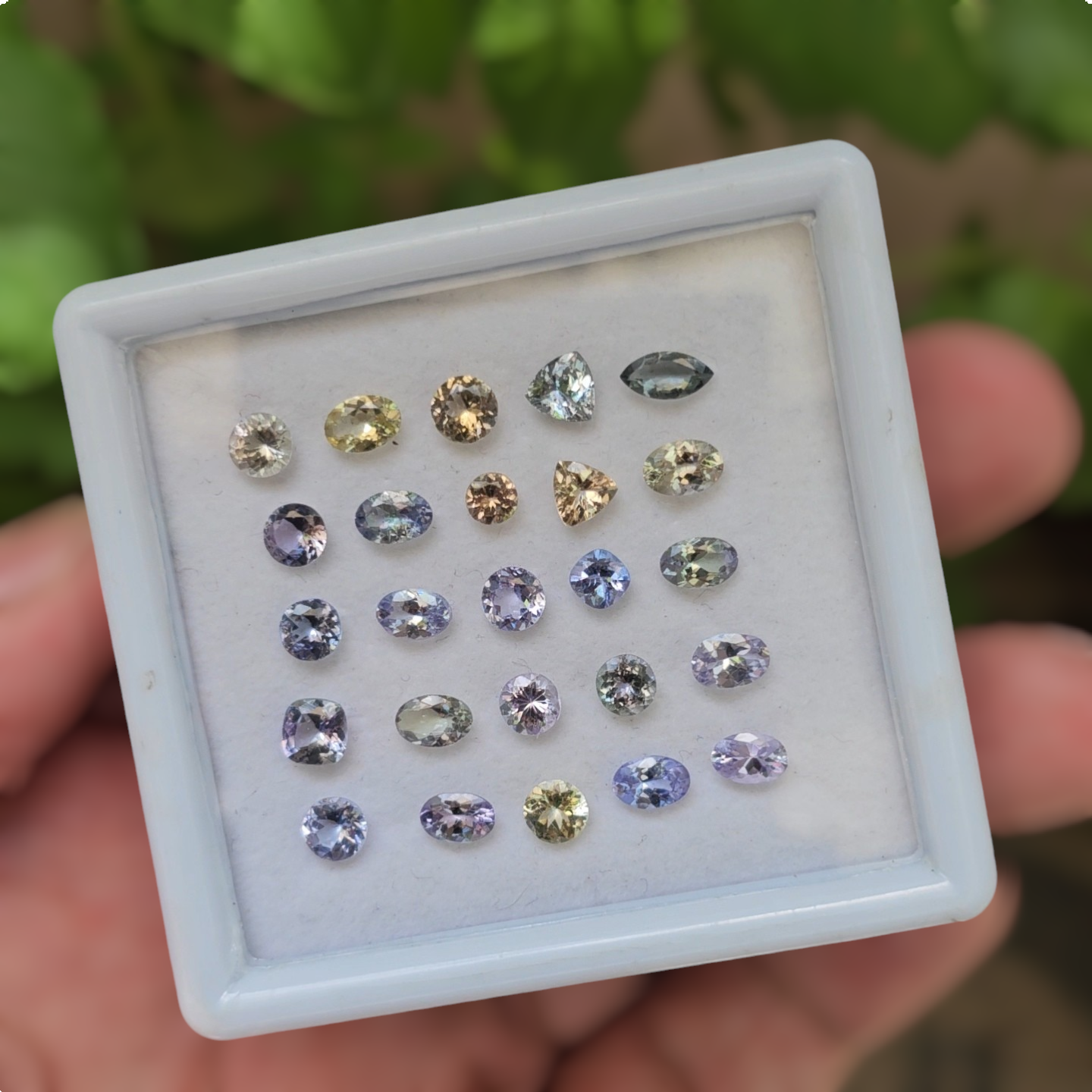 25 Pcs Of Natural Unheated Tanzanite Faceted Gemstone | Shape: Mix | Size:4-7mm - The LabradoriteKing