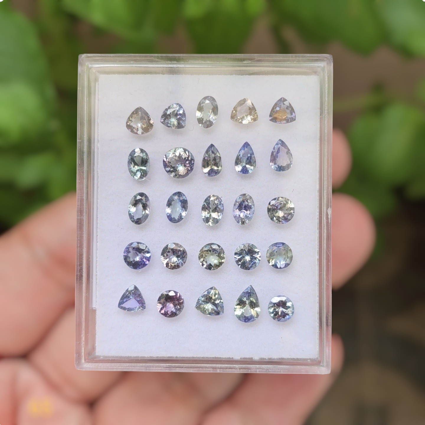 25 Pcs Of Natural Unheated Tanzanite Faceted Gemstone | Shape: Mix | Size:5-7mm - The LabradoriteKing