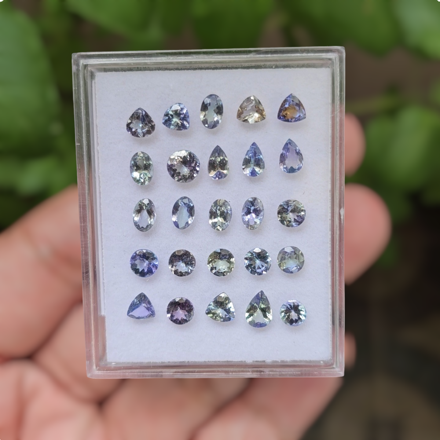 25 Pcs Of Natural Unheated Tanzanite Faceted Gemstone | Shape: Mix | Size:5-7mm - The LabradoriteKing