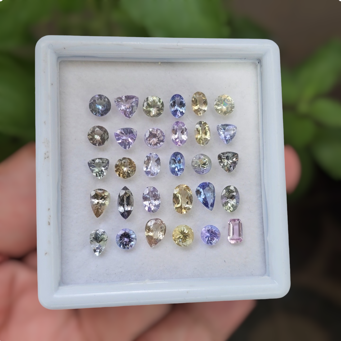 30 Pcs Of Natural Unheated Tanzanite Faceted Gemstone | Shape: Mix | Size:5-8mm - The LabradoriteKing