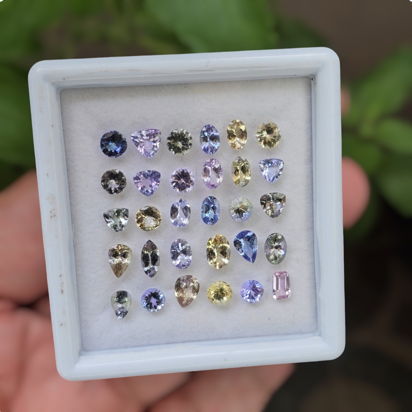 30 Pcs Of Natural Unheated Tanzanite Faceted Gemstone | Shape: Mix | Size:5-8mm - The LabradoriteKing