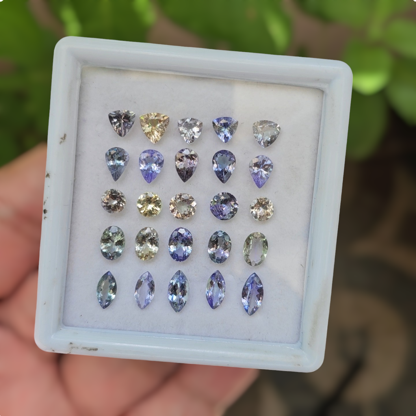 25 Pcs Of Natural Unheated Tanzanite Faceted Gemstone | Shape: Mix | Size:5-8mm - The LabradoriteKing