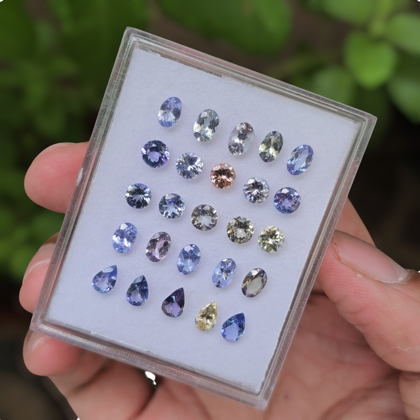 25 Pcs Of Natural Unheated Tanzanite Faceted Gemstone | Shape: Mix | Size:5-6mm - The LabradoriteKing