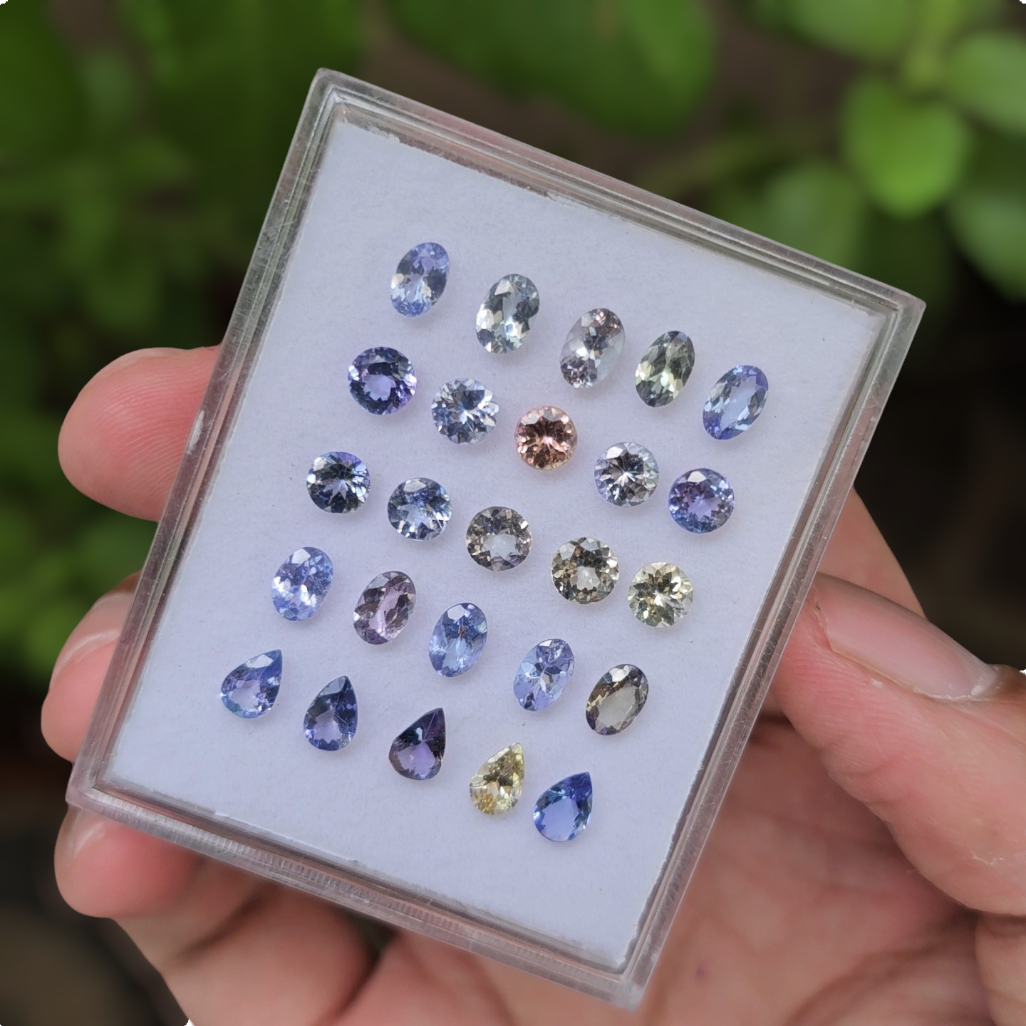 25 Pcs Of Natural Unheated Tanzanite Faceted Gemstone | Shape: Mix | Size:5-6mm - The LabradoriteKing