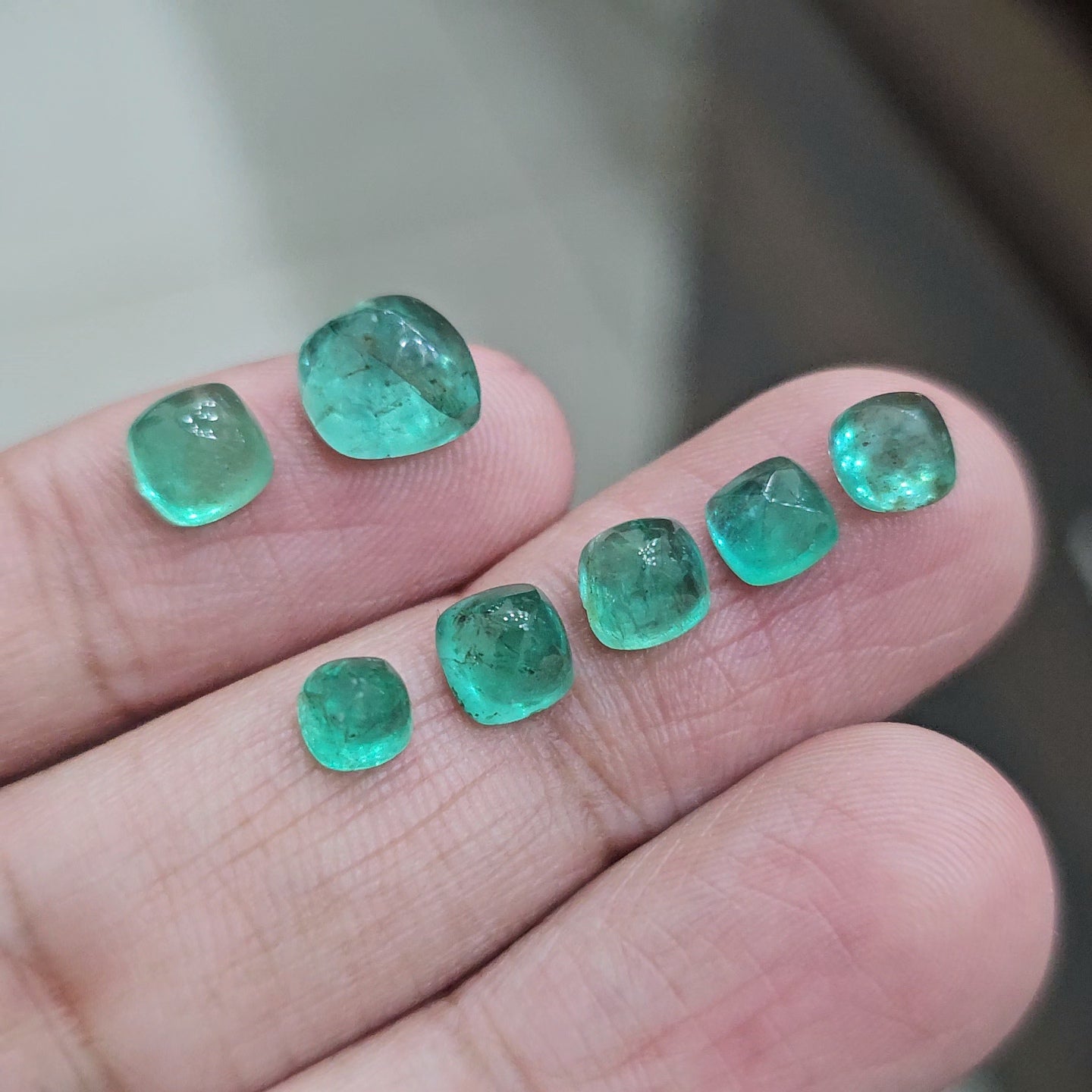 5 Pcs Emerald Sugarloafs | Zambian - The LabradoriteKing