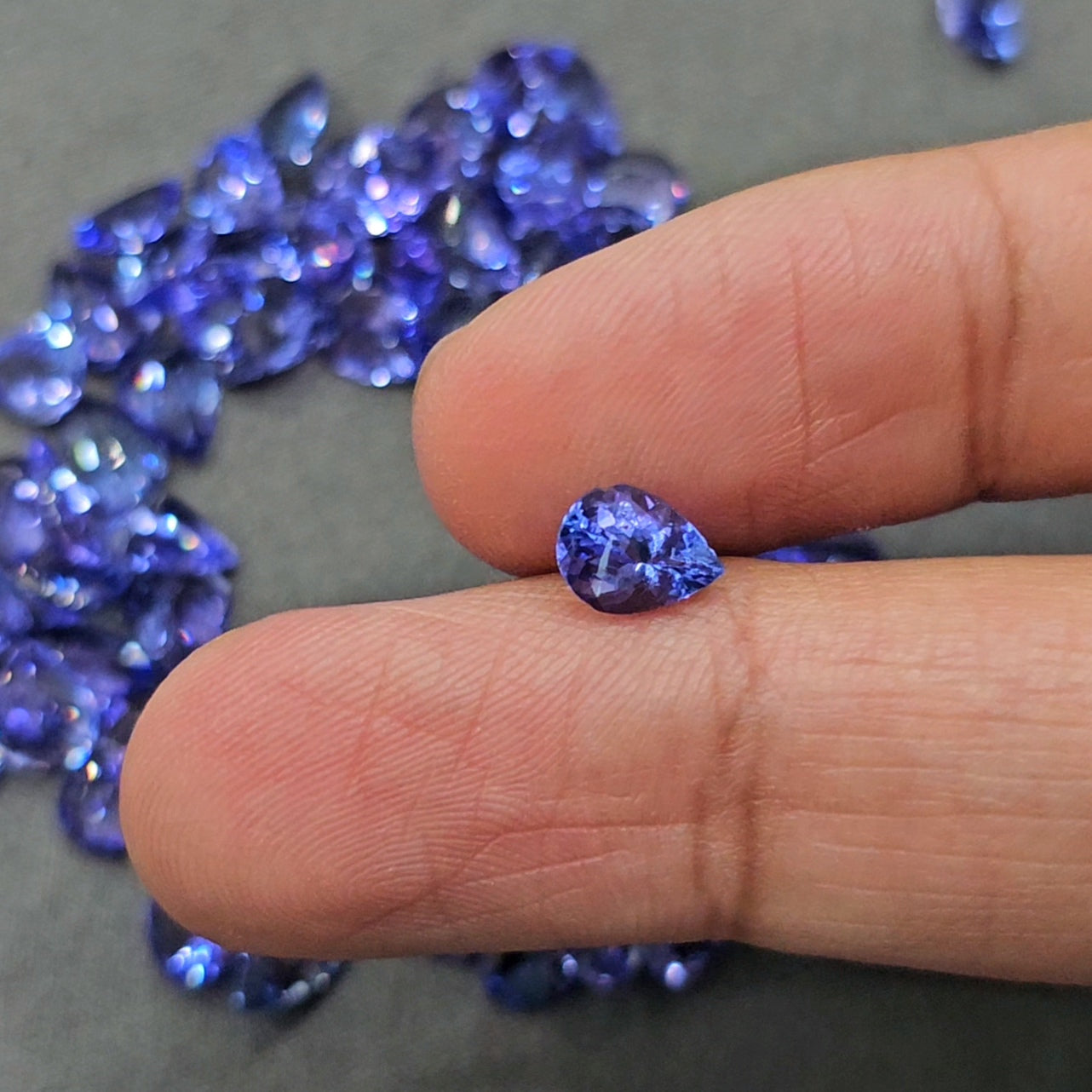 1 Carat size of Natural Tanzanite Pear| 8x6mm AAA - The LabradoriteKing