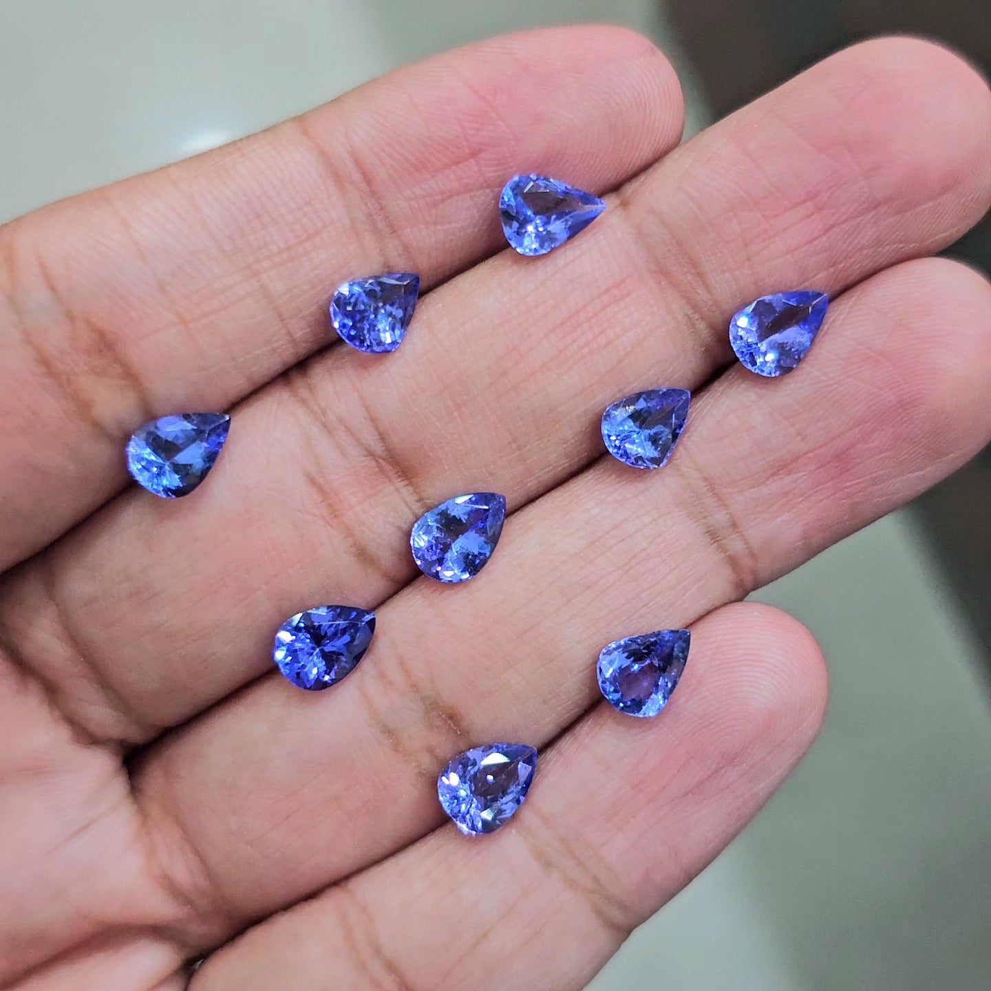 1 Carat size of Natural Tanzanite Pear| 8x6mm AAA - The LabradoriteKing