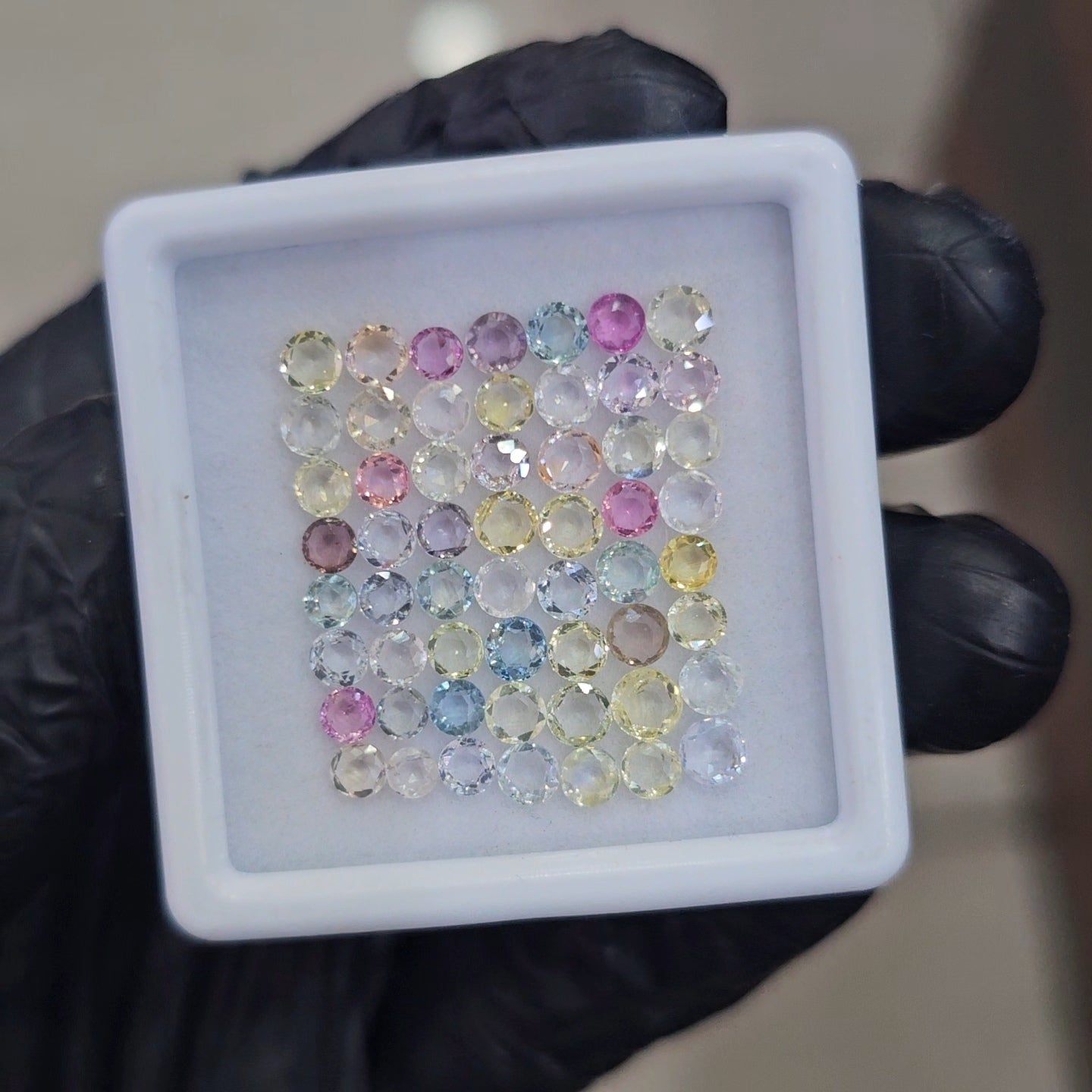 56Pcs of Natural Unheated  Sapphire Faceted  | Round | Size: 3-4mm