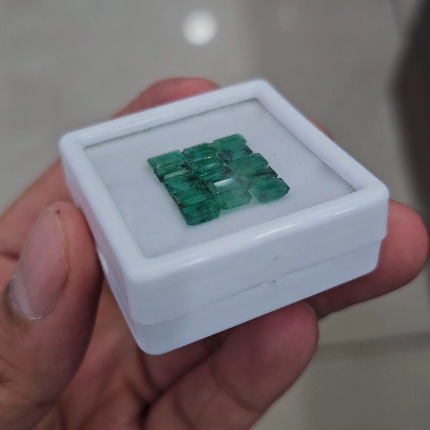 15Pcs of Natural Emerald Faceted  | Rectangle | Size: 5-6mm
