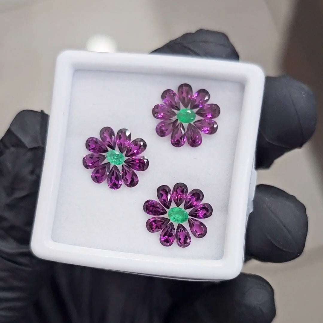 30 Pcs of Natural Emerald & Rhodolite Garnet Faceted | Oval & Pear | Size: 4-5mm - The LabradoriteKing