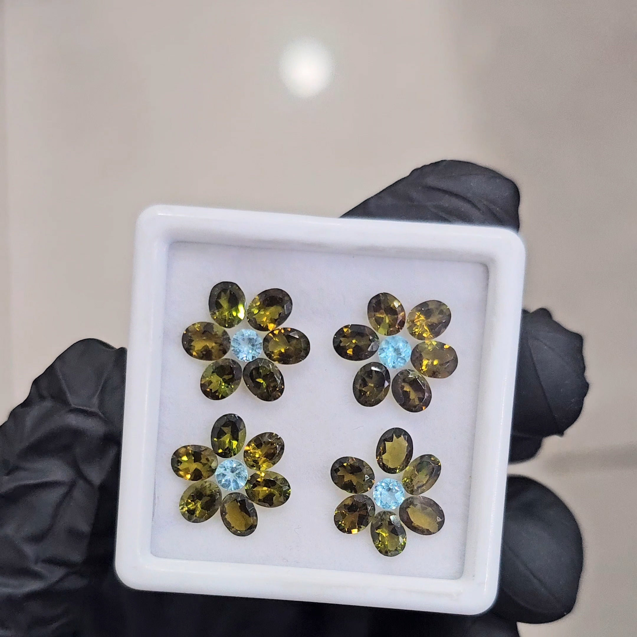 28 Pcs of Natural Green Tourmaline & Aquamarine Faceted | Oval & Round | Size: 3-5mm - The LabradoriteKing