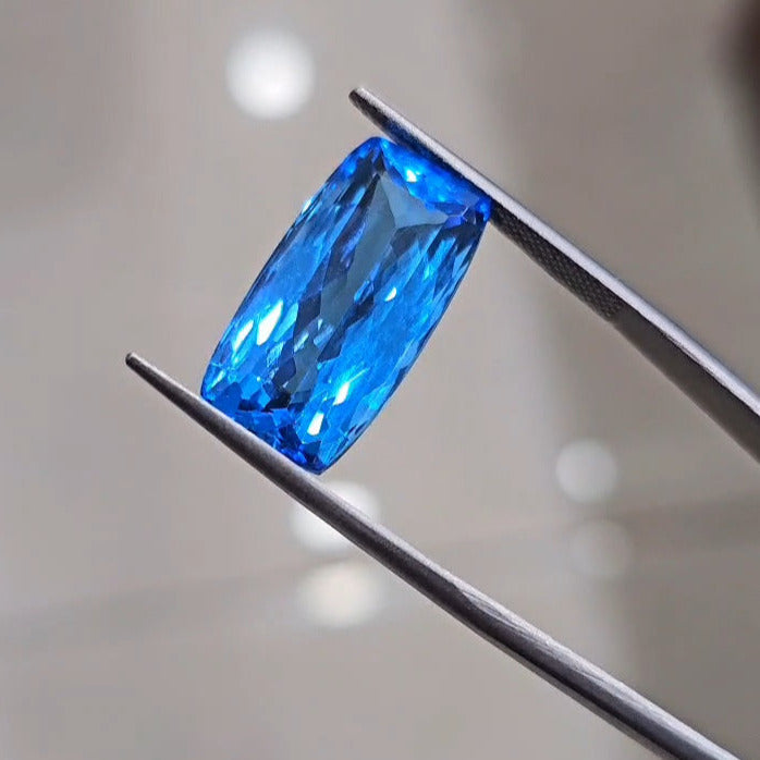 1 Pcs Swiss Blue topaz 20.5 Cts Rectangle Shape  | Finest quality - The LabradoriteKing