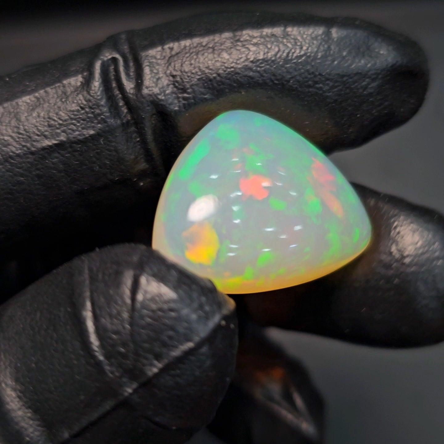 1 Pcs Of Natural Ethiopian White Opal Trillion Shape  |WT: 12 Cts|Size:20x18mm - The LabradoriteKing