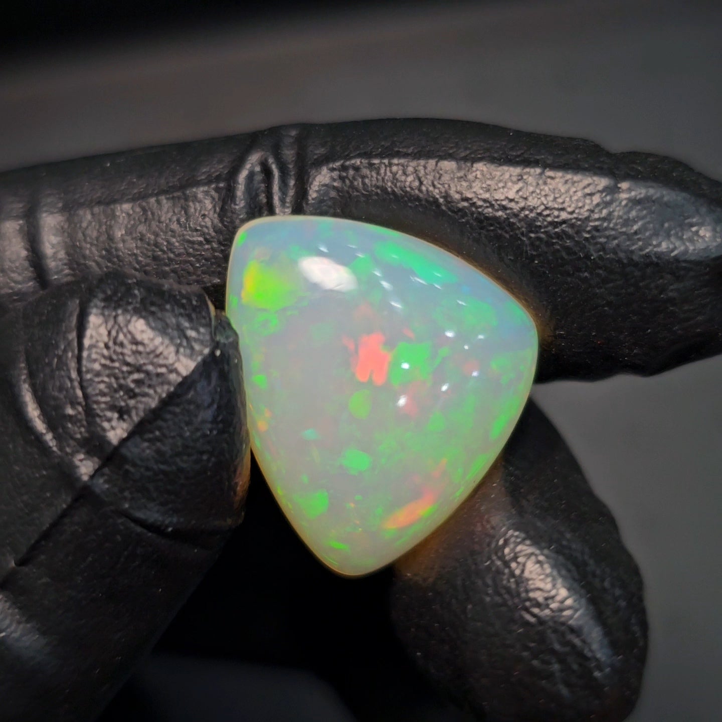 1 Pcs Of Natural Ethiopian White Opal Trillion Shape  |WT: 12 Cts|Size:20x18mm - The LabradoriteKing