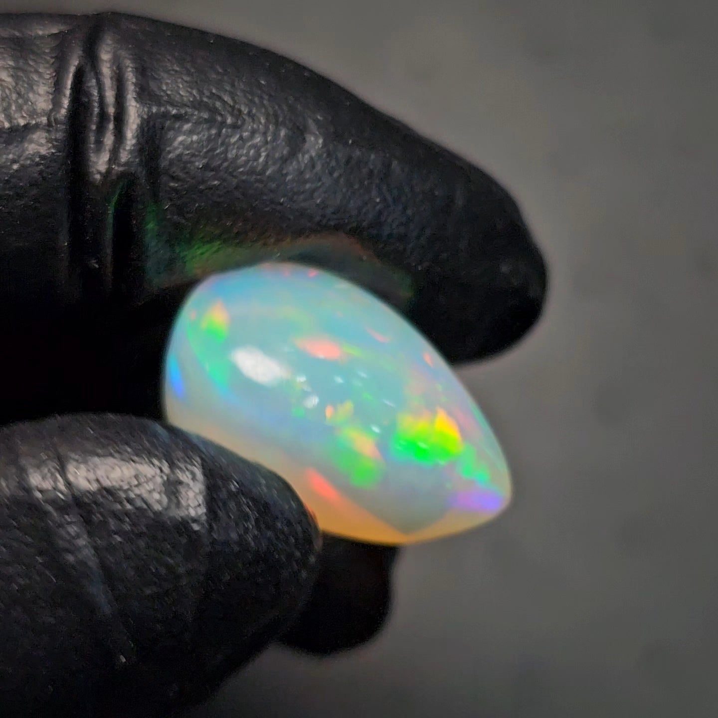 1 Pcs Of Natural Ethiopian White Opal Pear Shape  |WT: 10.7 Cts|Size:19x12mm - The LabradoriteKing