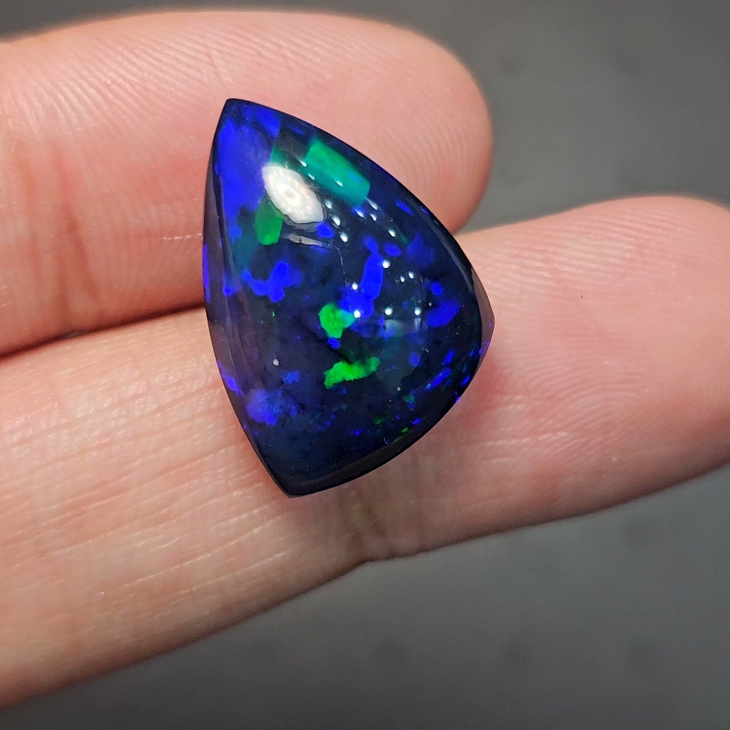 1 Pcs Of Natural Ethiopian Smoked Blue Opal Trillion Shape  |WT: 12.1 Cts|Size:21x15mm - The LabradoriteKing