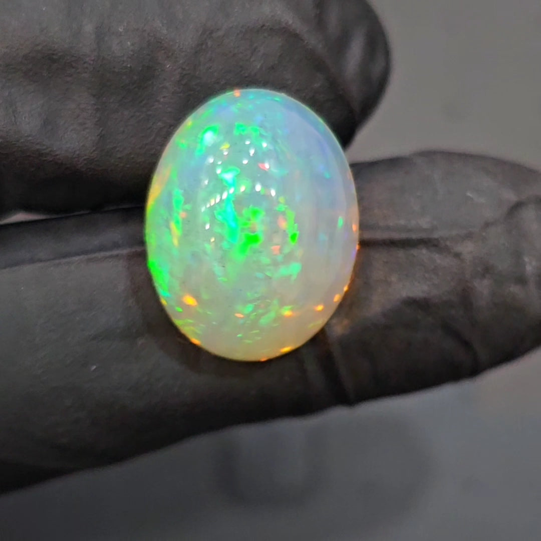 1 Pcs Of Natural Ethiopian Greenish Opal | Oval Shape | WT: 15.3 Cts| Size: 18x14mm - The LabradoriteKing