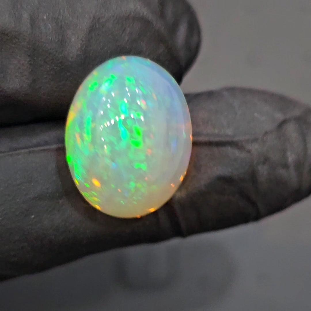 1 Pcs Of Natural Ethiopian Greenish Opal | Oval Shape | WT: 15.3 Cts| Size: 18x14mm - The LabradoriteKing