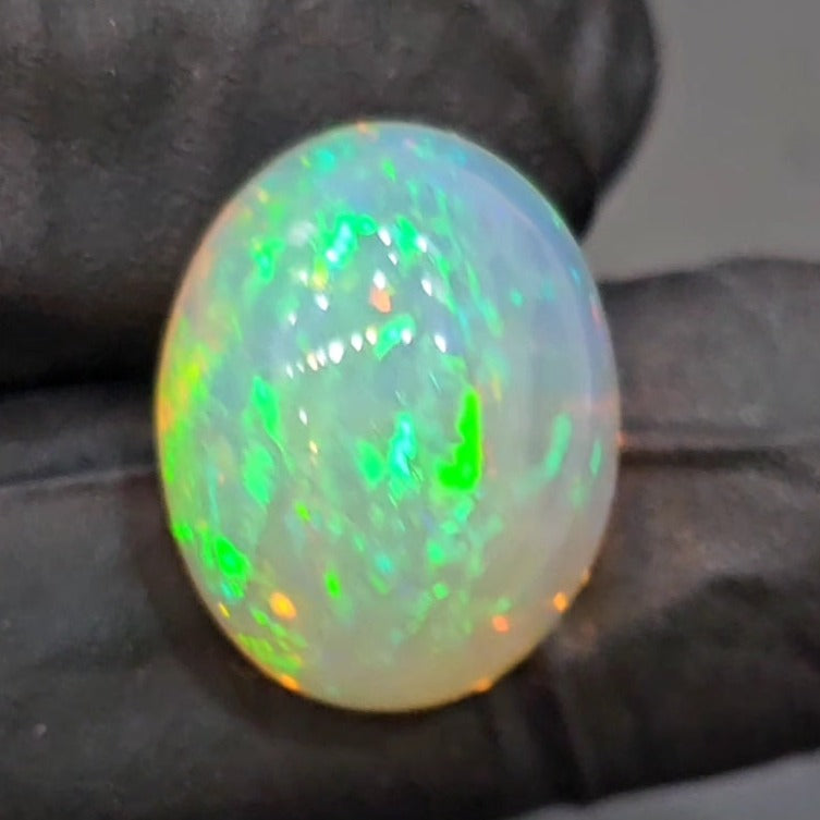 1 Pcs Of Natural Ethiopian Greenish Opal | Oval Shape | WT: 15.3 Cts| Size: 18x14mm - The LabradoriteKing