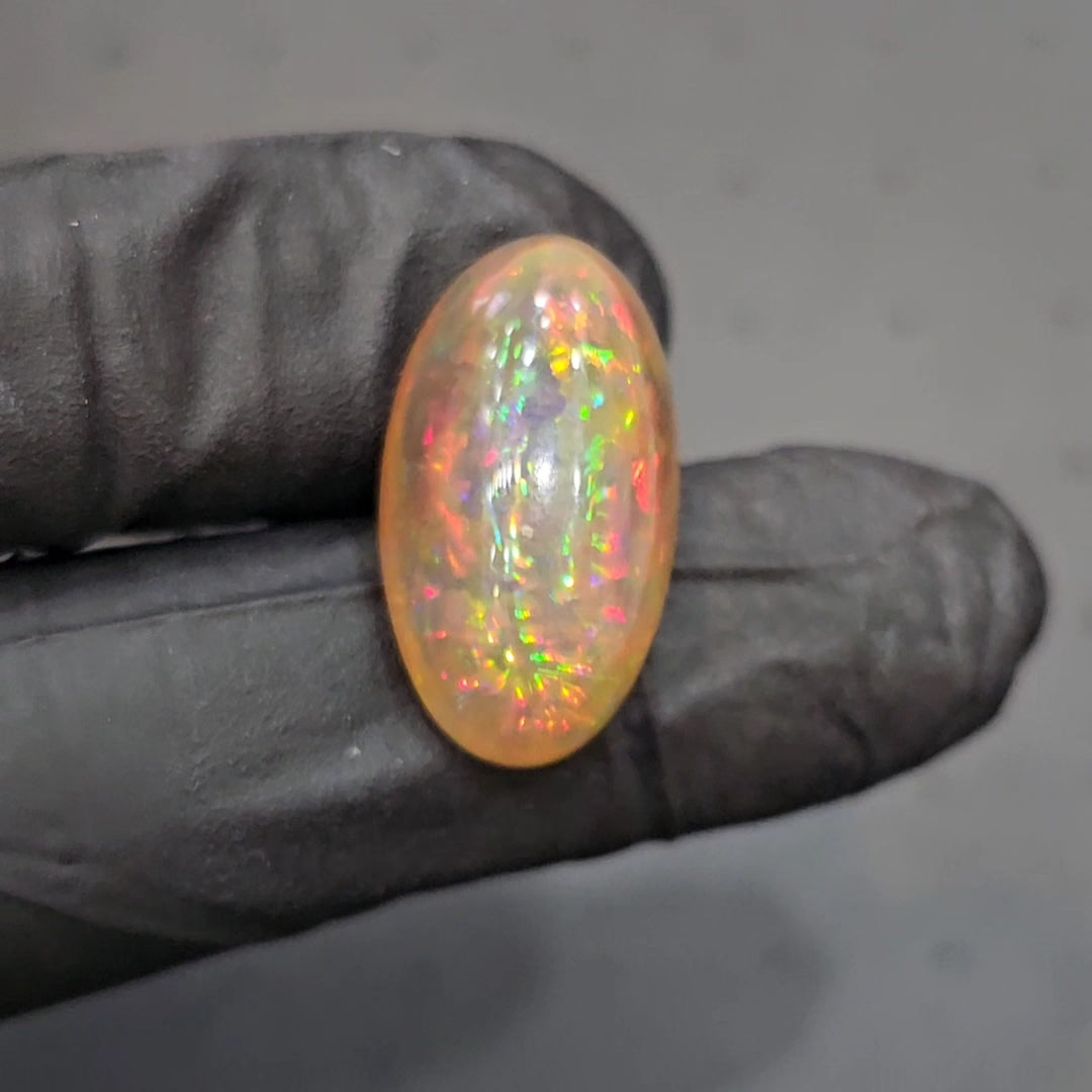 1 Pcs Of Natural Ethiopian Greenish Opal | Oval Shape | WT: 16.7 Cts| Size: 23x13mm - The LabradoriteKing