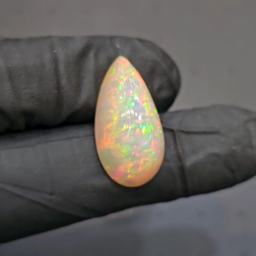 1 Pcs Of Natural Ethiopian Greenish Opal | Pear Shape | WT: 14.2 Cts| Size: 24x12mm - The LabradoriteKing