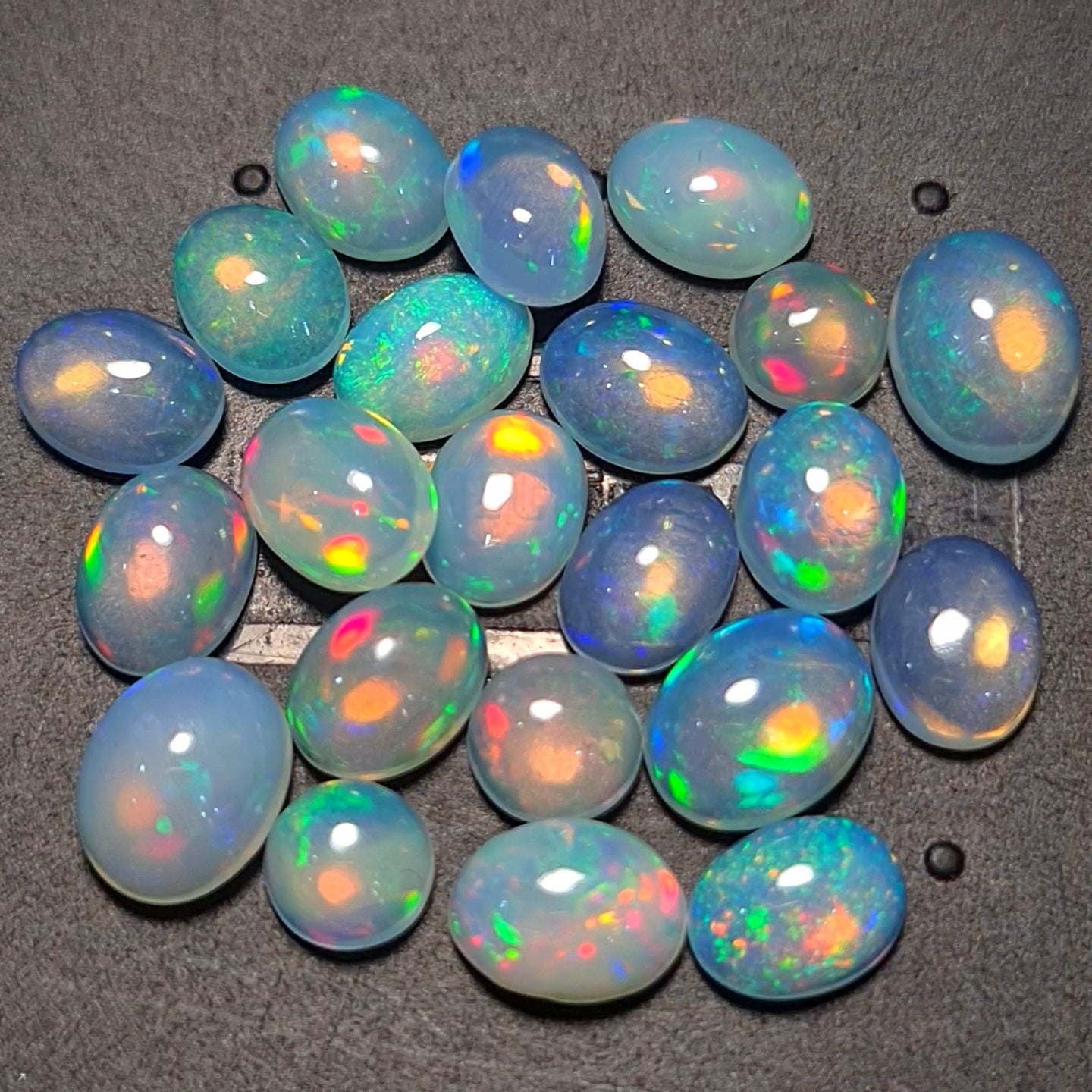 22 pcs Natural Ethiopian Opal |Round & Oval Shape | Size:6-9mm - The LabradoriteKing