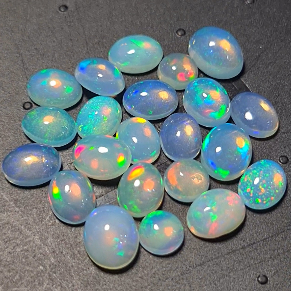 22 pcs Natural Ethiopian Opal |Round & Oval Shape | Size:6-9mm - The LabradoriteKing