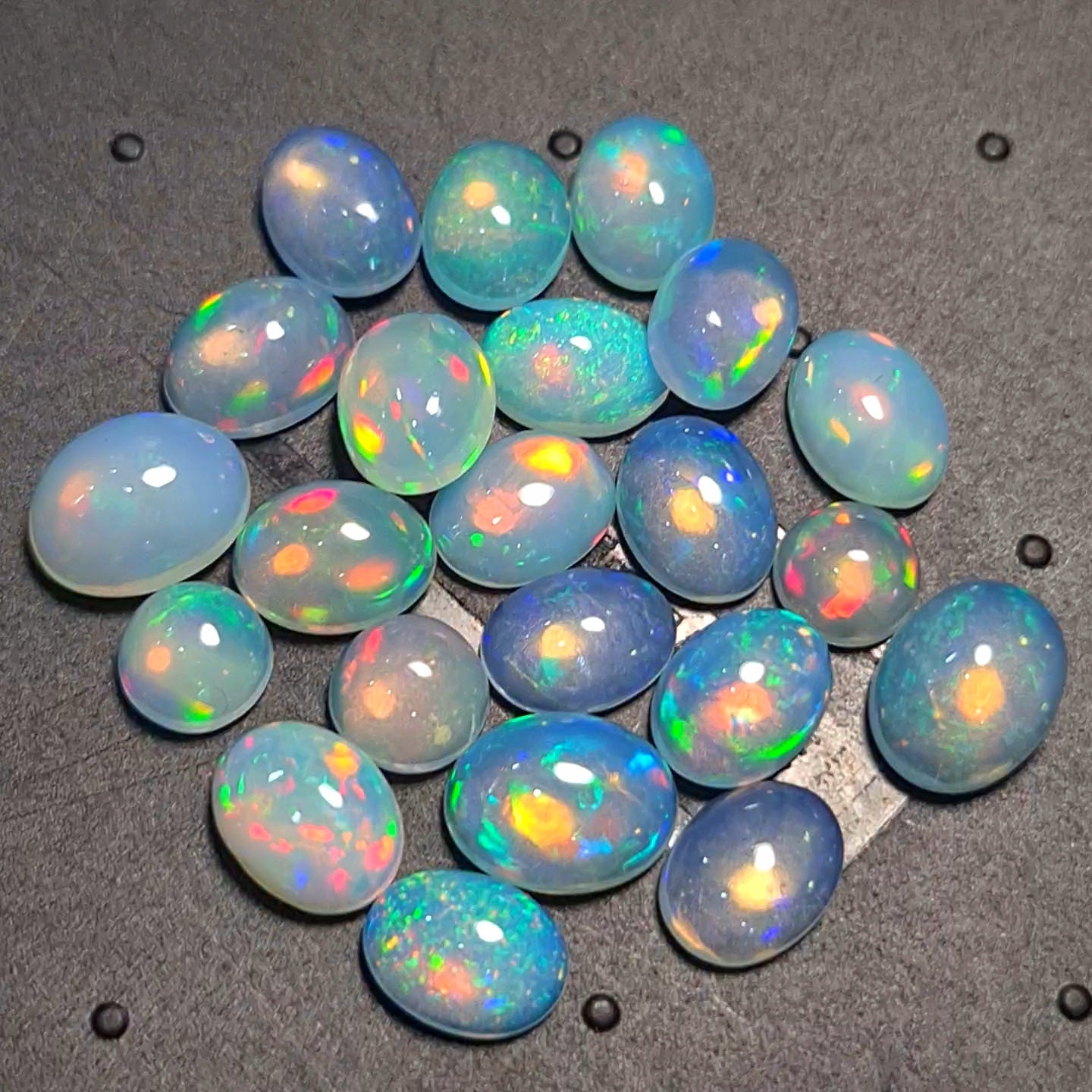 22 pcs Natural Ethiopian Opal |Round & Oval Shape | Size:6-9mm - The LabradoriteKing