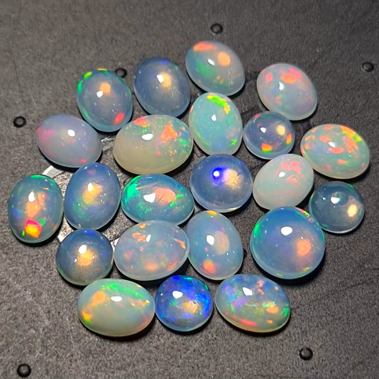 22 pcs Natural Ethiopian Opal |Round & Oval Shape | Size:6-9mm - The LabradoriteKing