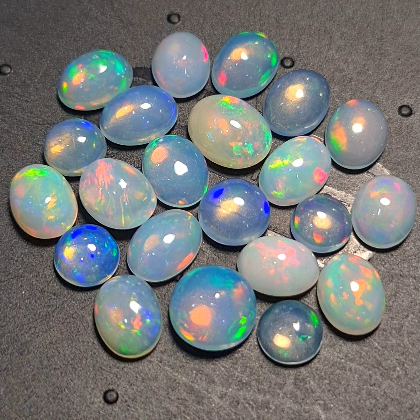 22 pcs Natural Ethiopian Opal |Round & Oval Shape | Size:6-9mm - The LabradoriteKing