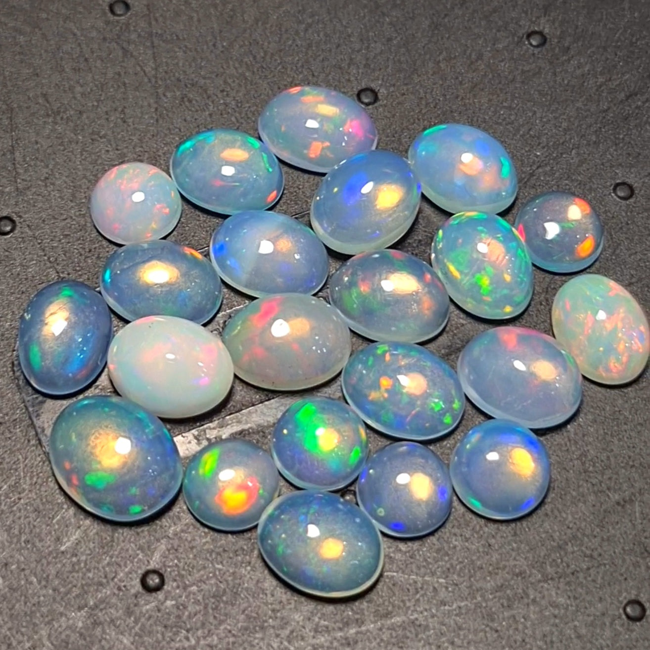 22 pcs Natural Ethiopian Opal |Round & Oval Shape | Size:6-9mm - The LabradoriteKing