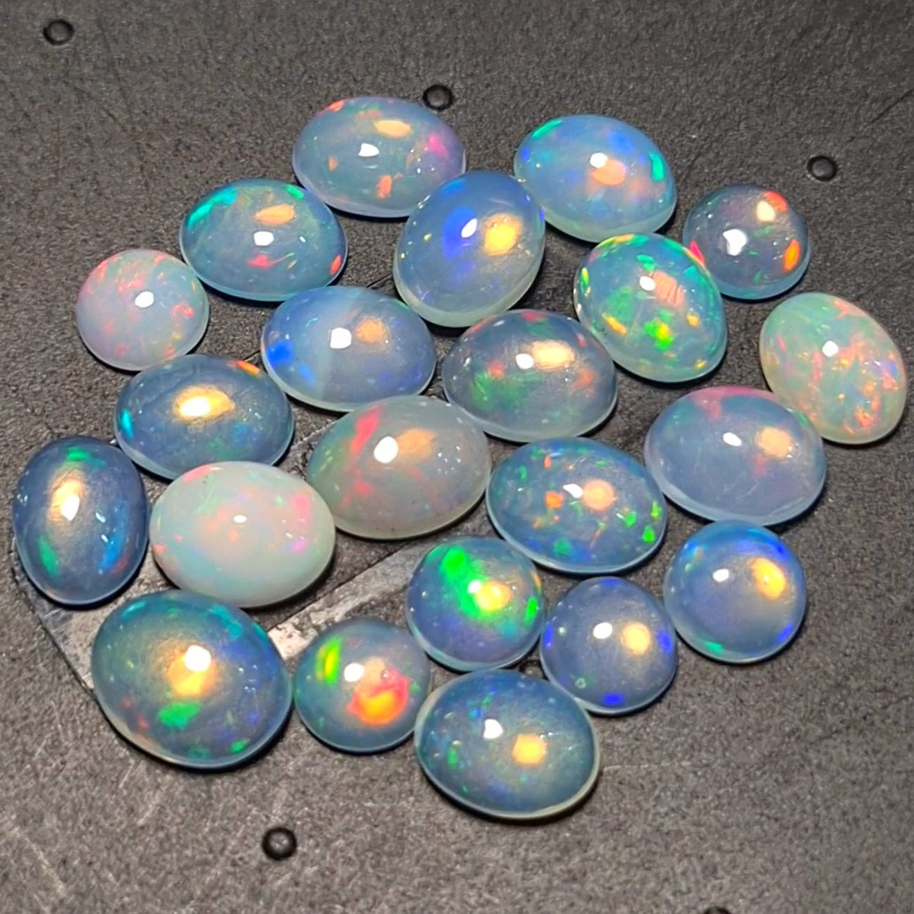 22 pcs Natural Ethiopian Opal |Round & Oval Shape | Size:6-9mm - The LabradoriteKing