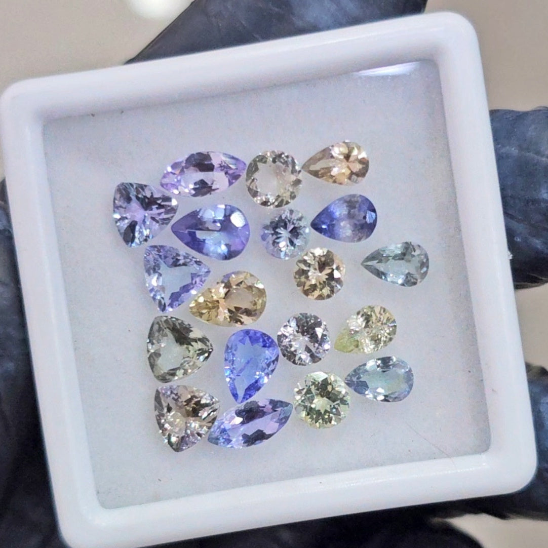 19 Pcs Of Natural Unheated Tanzanite Faceted | Shape: Mix | Size: 4-7mm - The LabradoriteKing