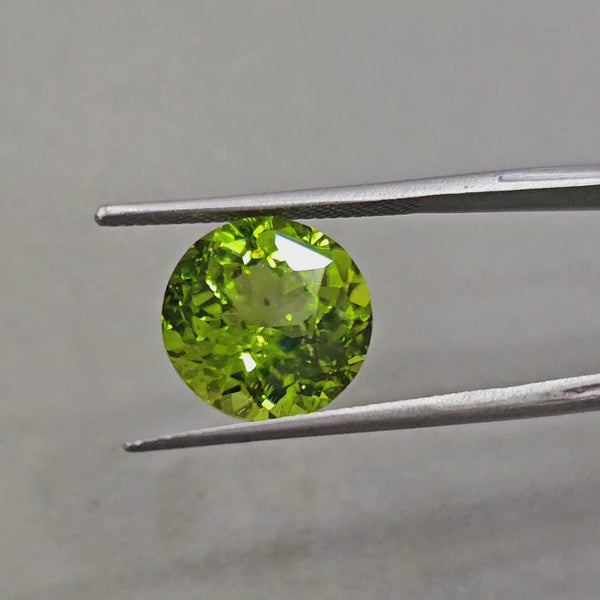 Natural Peridot Round 7.5 Carats | 12mm