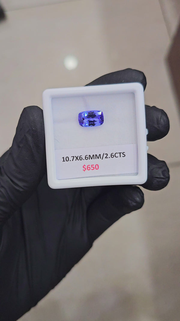2.6Cts Certified Natural Tanzanite AAA+ Top Quality | Shape: Rectangle| Size: 10.7x6.6mm