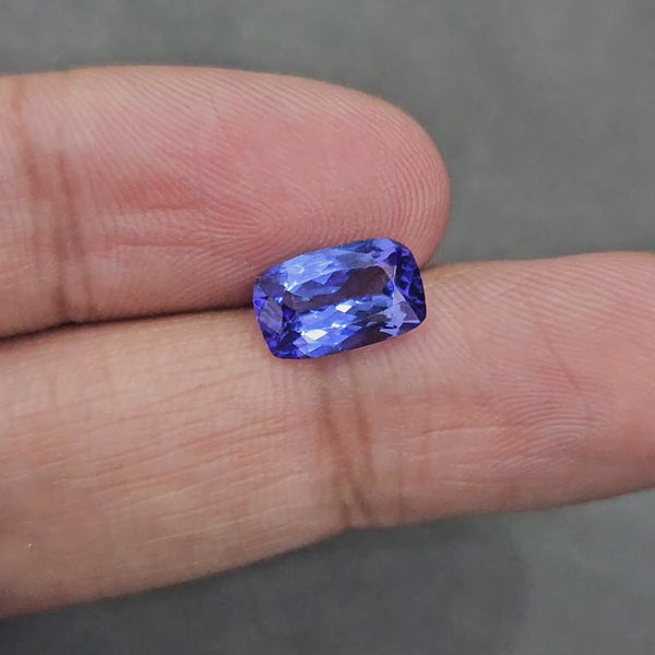 2.6Cts Certified Natural Tanzanite AAA+ Top Quality | Shape: Rectangle| Size: 10.7x6.6mm