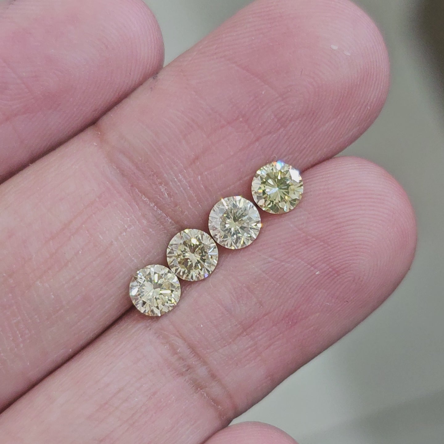 Yellow/ Brown Diamonds | 4mm and 5mm Round Brilliant Cut | With Certificate