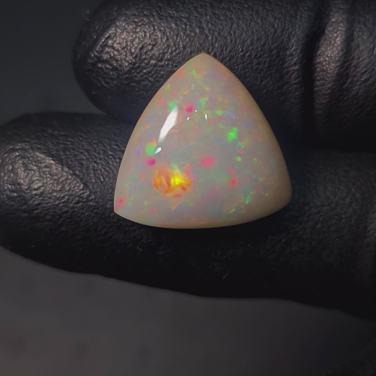 1 Pcs Of Natural Ethopian Opal Trillion Shape  |WT: 8.4 Cts|Size:17mm