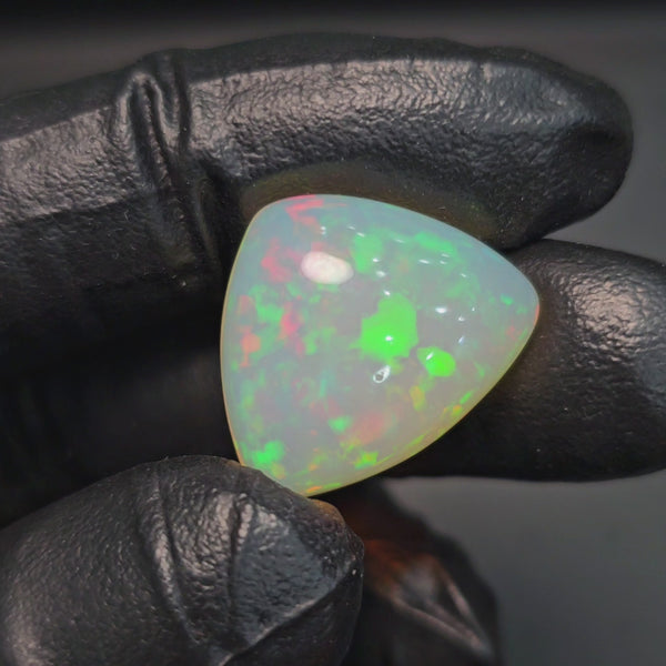 1 Pcs Of Natural Ethiopian White Opal Trillion Shape  |WT: 12 Cts|Size:20x18mm