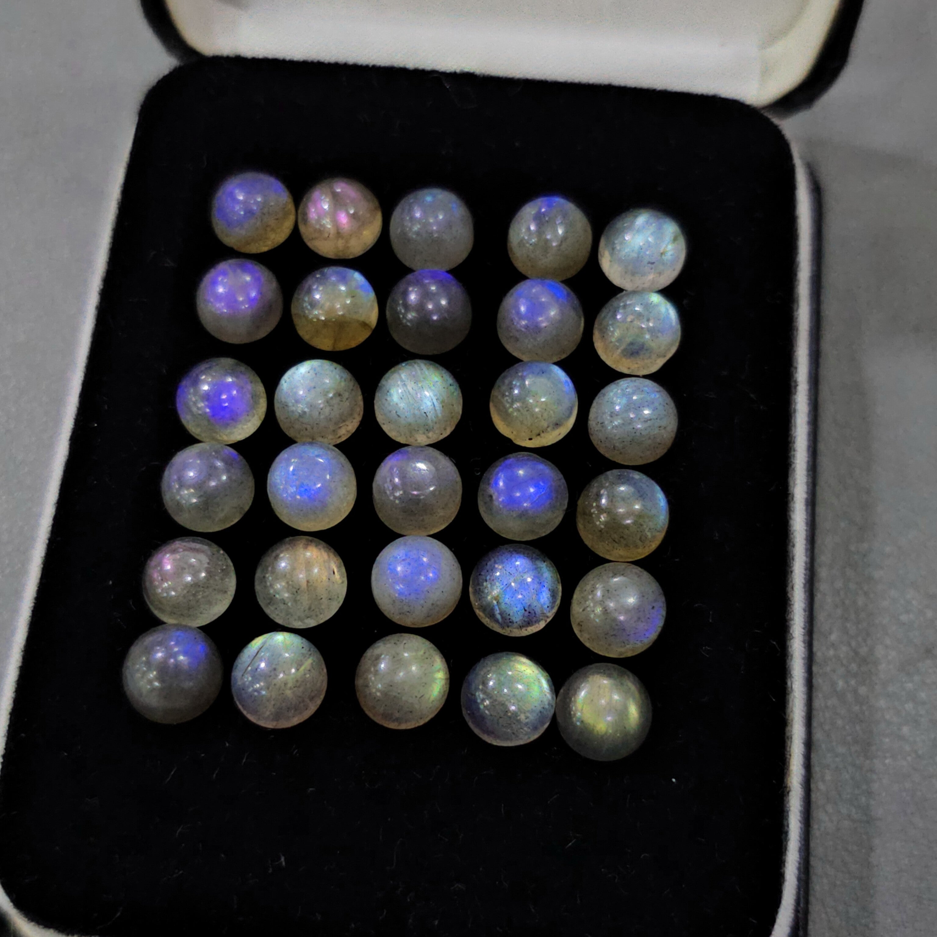 30 Pcs Labradorite Cabochons | 7-12mm | Round Shape Gemstones - The LabradoriteKing