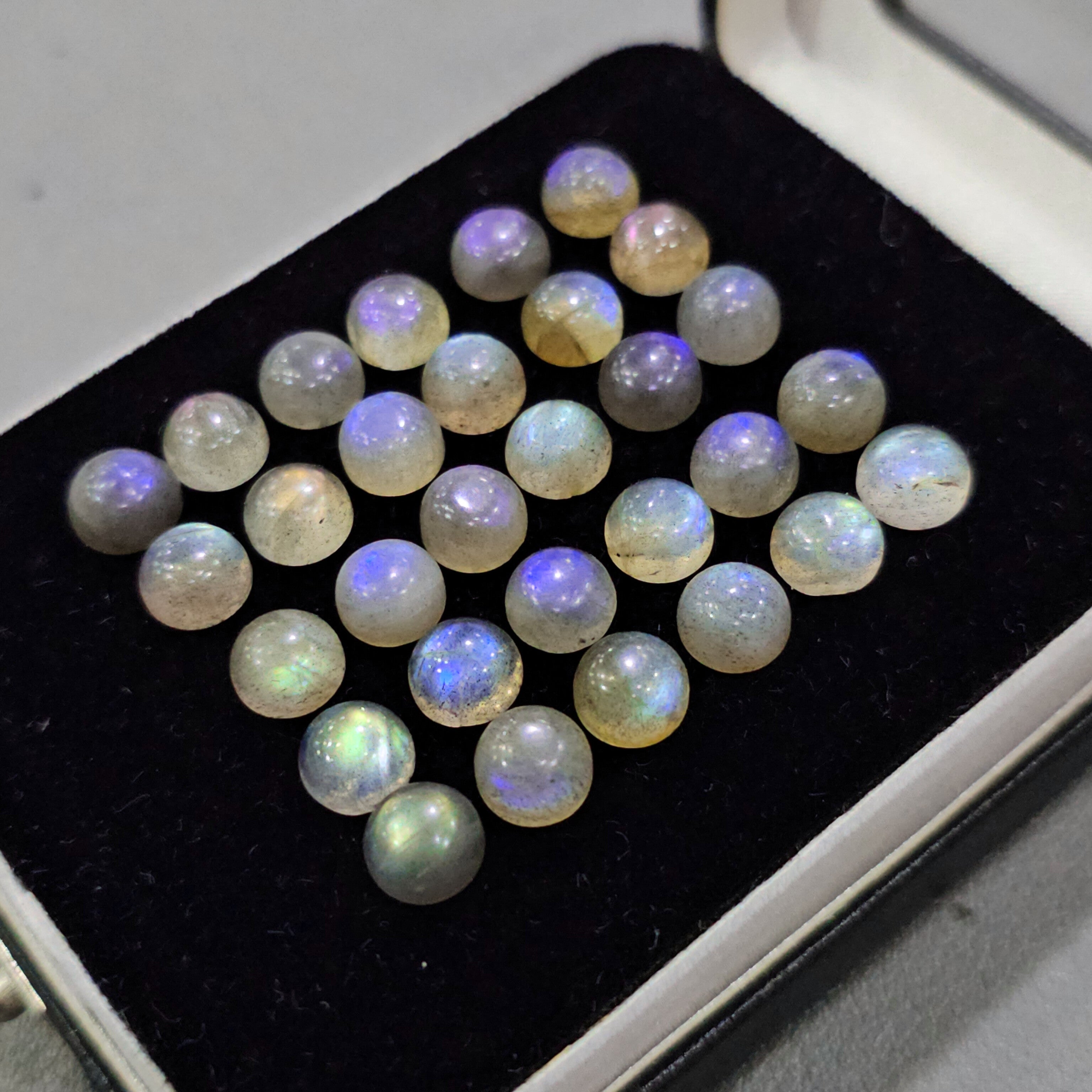 30 Pcs Labradorite Cabochons | 7-12mm | Round Shape Gemstones - The LabradoriteKing
