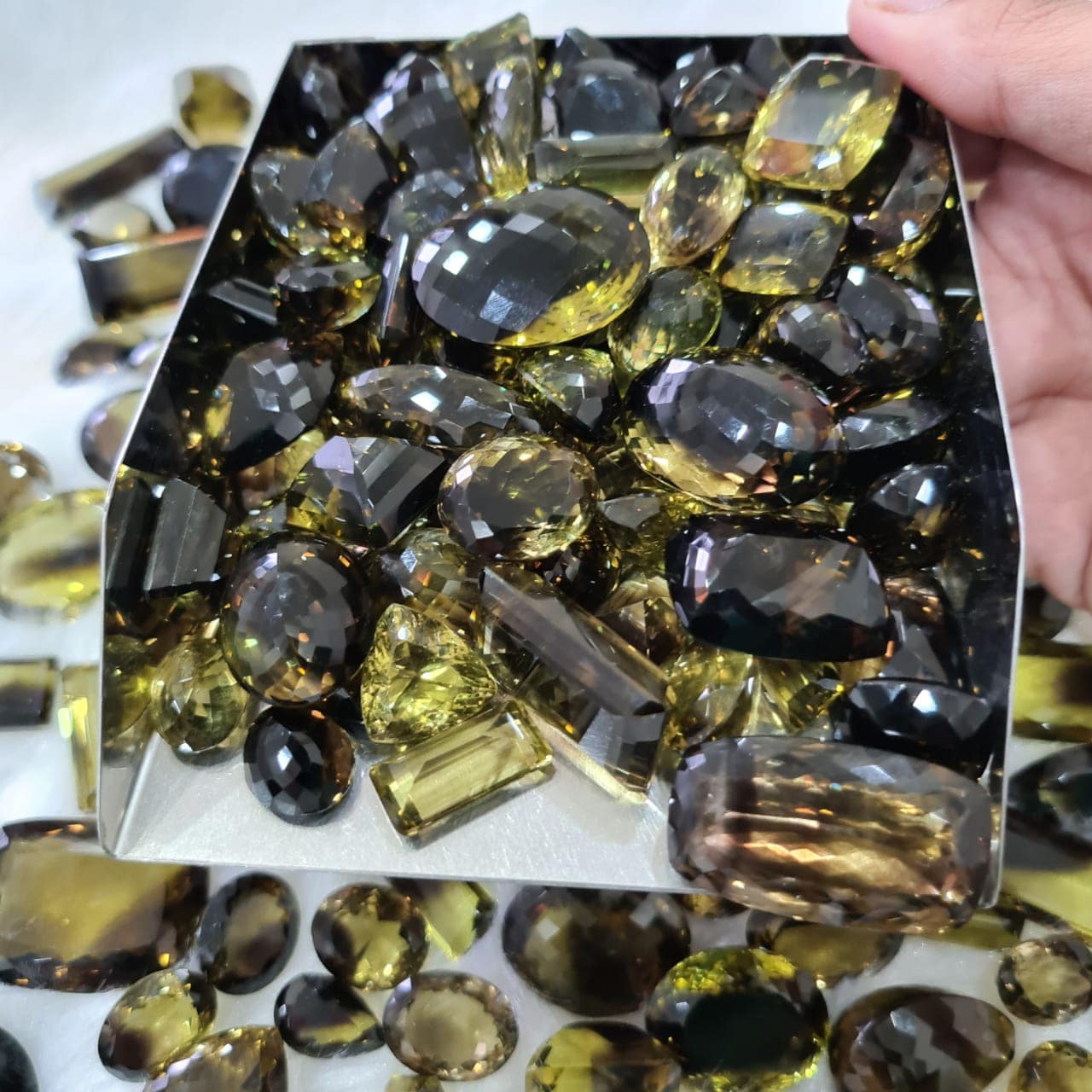 10 Pcs Bi Colour Quartz | Mix of Smokey and Yellow Quartz - The LabradoriteKing