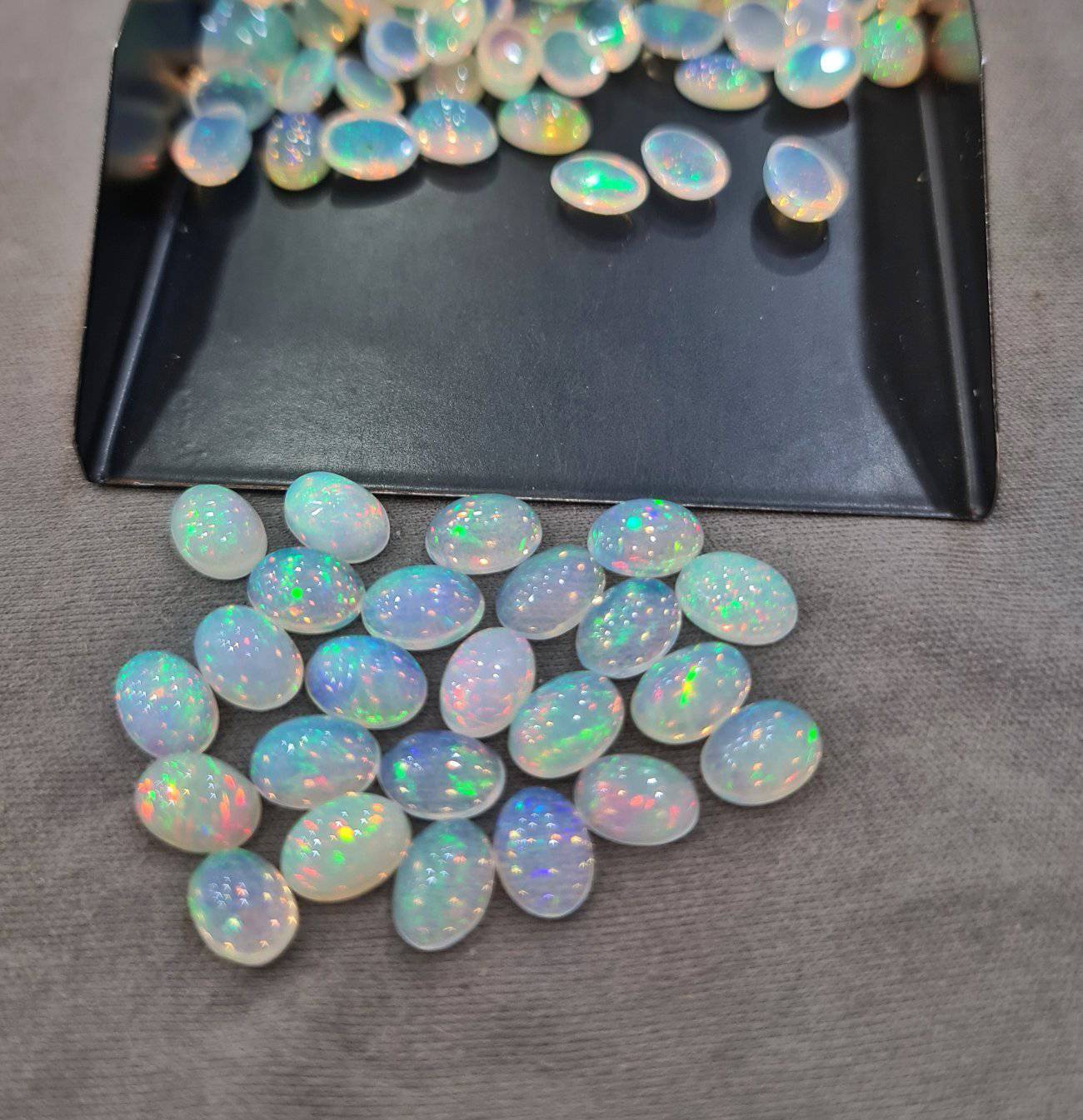 10 pcs of Natural Welo Opals Ovals |  High Quality - The LabradoriteKing